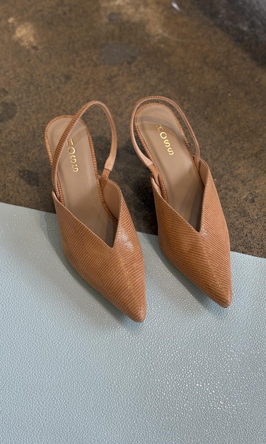 hoss Jezebel Super Point Slingback - Honey Glomesh