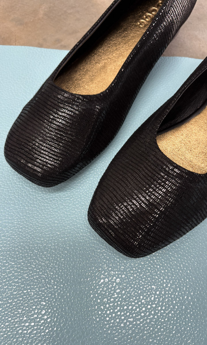 hoss Estelle Flat - Black Glomesh Leather