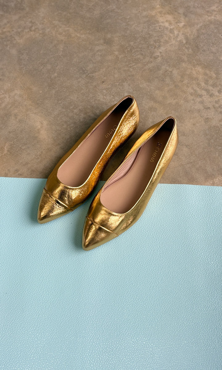 hoss Metric Point Toe Flats - Cracked Gold Leather