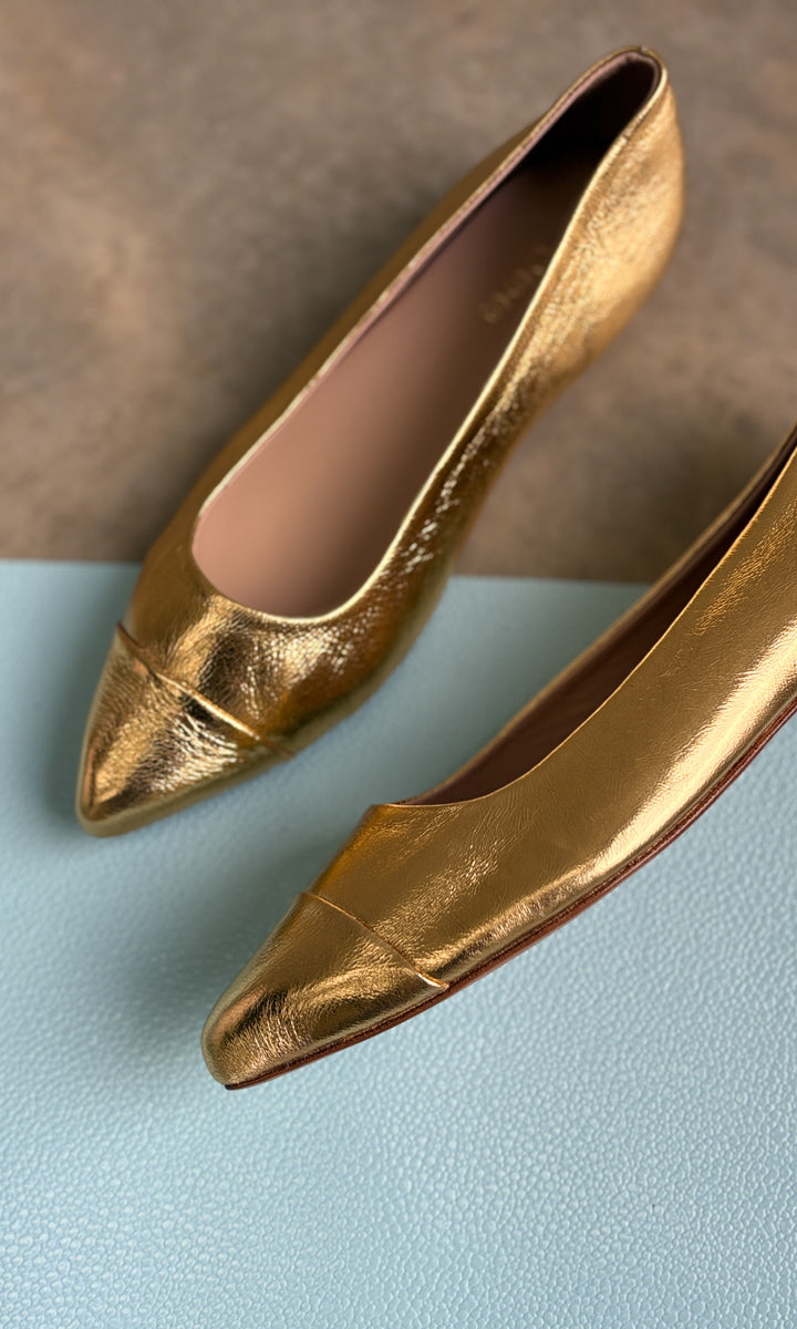 hoss Metric Point Toe Flats - Cracked Gold Leather