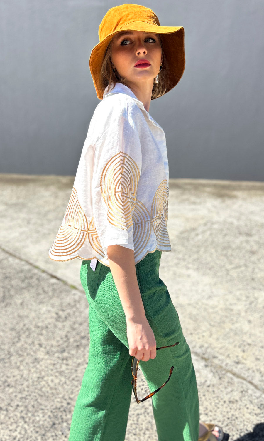 Archaic Kori Embroid Gold Circle Shirt