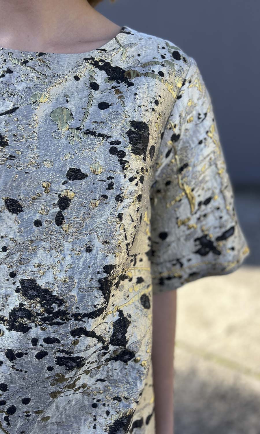 hoss Phillipa Dramatic Gold/Black Shift Dress